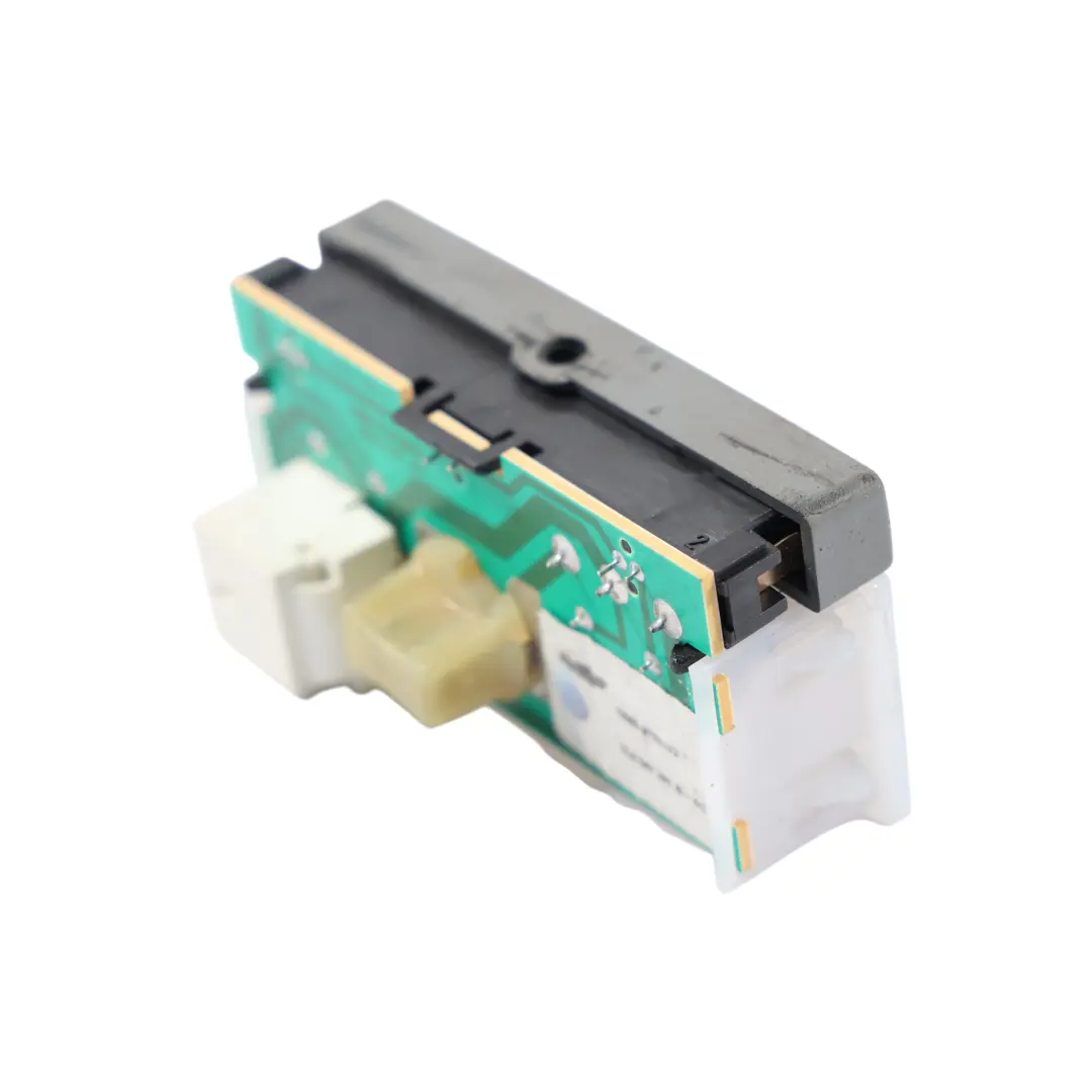 7L Lámpara Luz Cortesía Techo Trasera Izquierda para Volkswagen Touareg con número de pieza 7L6947291B Volkswagen Touareg 7L Lámpara Luz Cortesía Techo Trasera Izquierda - SKU 7L6947291B - Número de pieza 7L6947291B