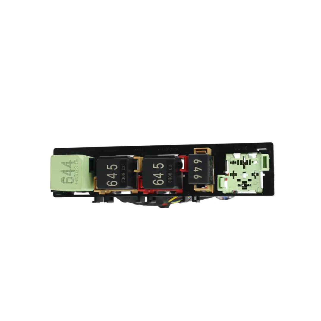 Volkswagen Q3 8U Scirocco Mk3 Staffa Supporto Relè - SKU 7N0937503A - Numero di parte 7N0937503A