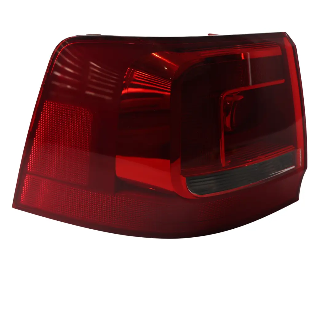 Volkswagen Sharan 7N Feu Arrière Extérieur Gauche Passager - SKU 7N0945095E - Numéro de pièce 7N0945095E