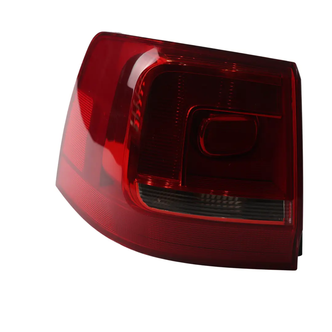 7N Rear Tail Light Outer Left Passenger Side to Volkswagen Sharan with Part number 7N0945095E Volkswagen Sharan 7N Rear Tail Light Outer Left Passenger Side - SKU 7N0945095E - Part number 7N0945095E