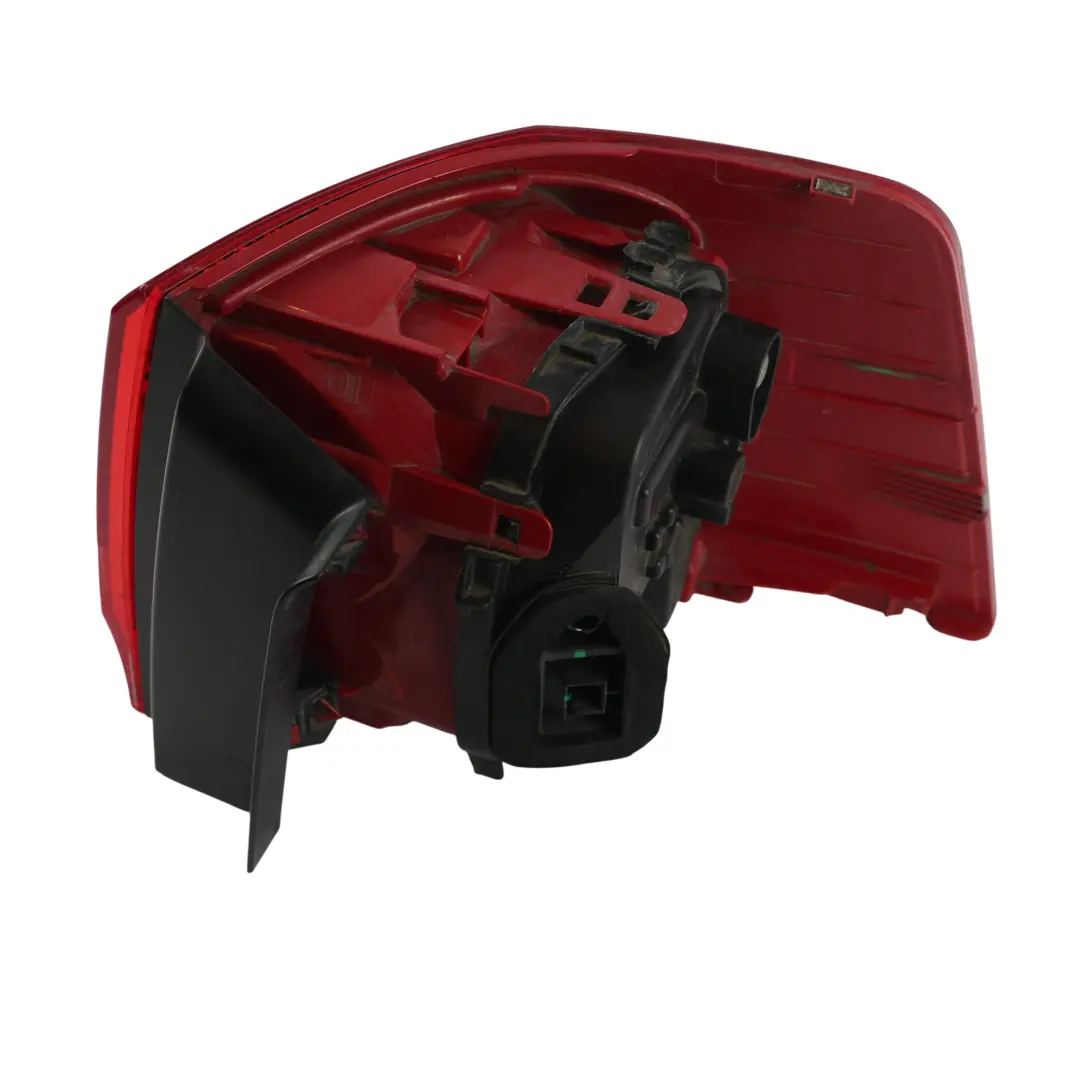 7N Lampa Tylna Zewnętrzna Lewy Tył do Volkswagen Sharan o numerze 7N0945095E Volkswagen Sharan 7N Lampa Tylna Zewnętrzna Lewy Tył - SKU 7N0945095E - Numer Części 7N0945095E