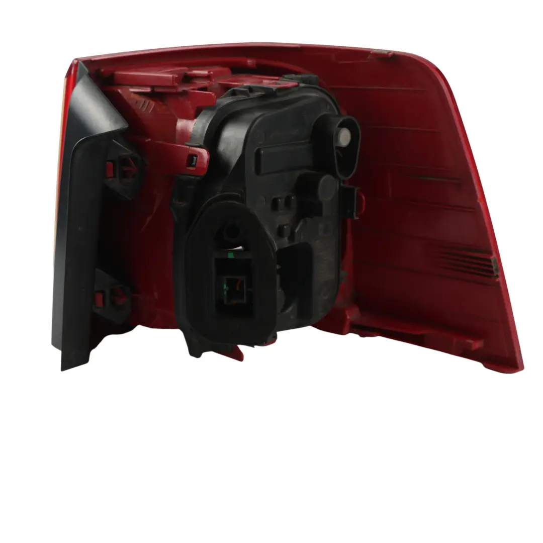 Volkswagen Sharan 7N Rear Tail Light Outer Left Passenger Side - SKU 7N0945095E - Part number 7N0945095E