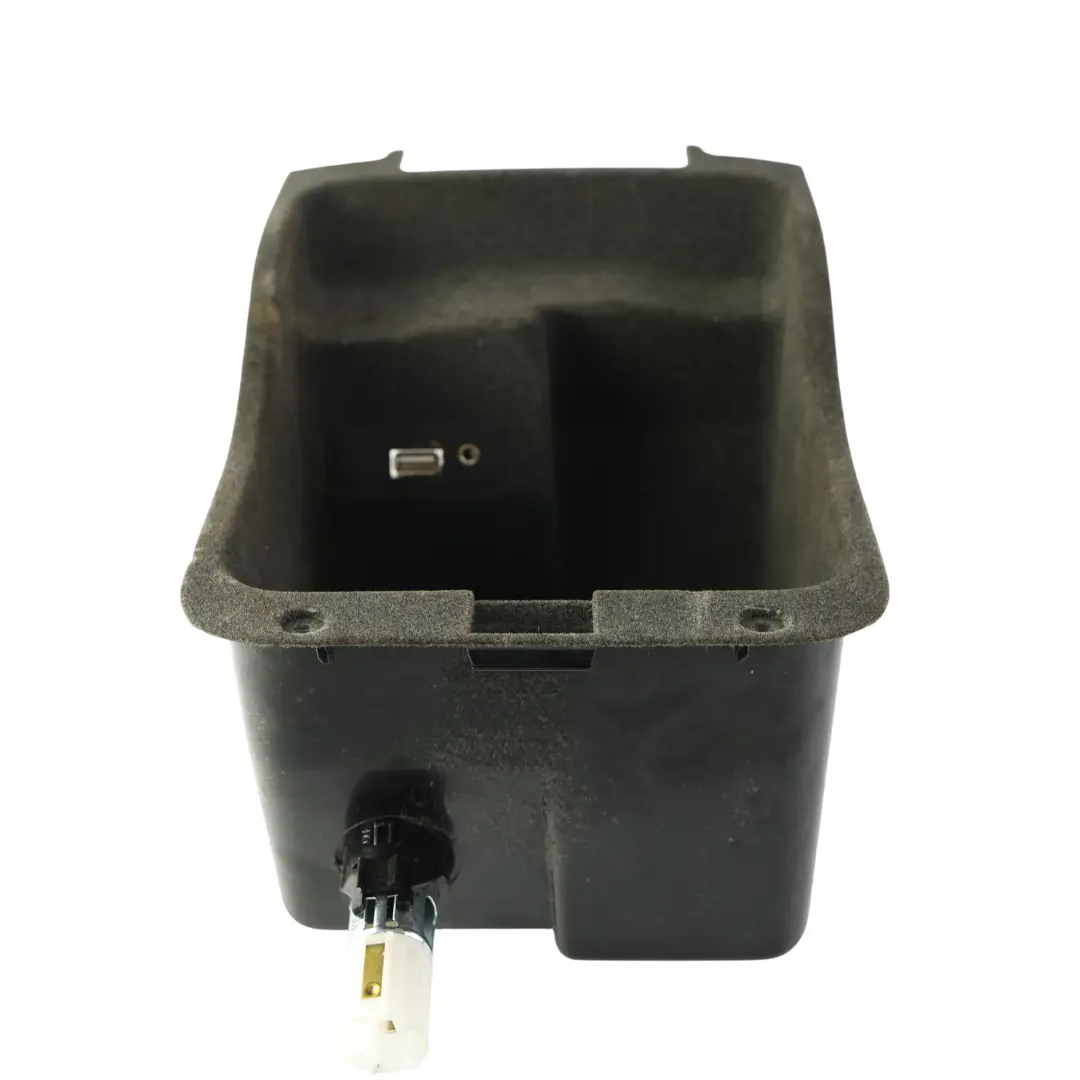 Porsche Cayenne 92A Schowek Konsoli Środkowej USB AUX - SKU 7P5857232A - Numer Części 7P5857232A