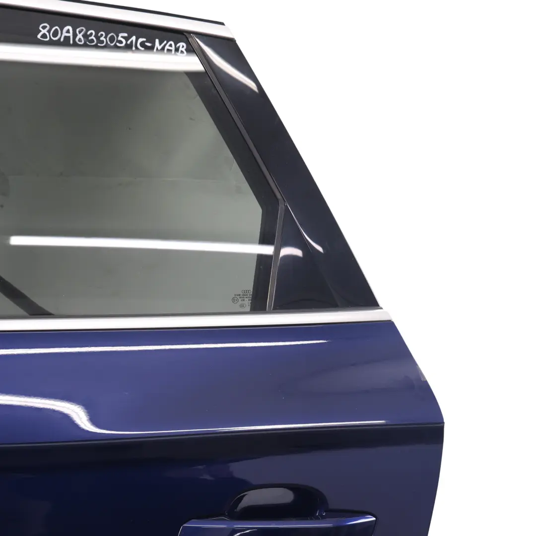 Rivestimento Porta Posteriore Sinistro Blu Navarra Metallizzato X5H per Audi Q5 FY con numero di parte 80A833051C Audi Q5 FY Rivestimento Porta Posteriore Sinistro Blu Navarra Metallizzato X5H - SKU 80A833051C-NAB - Numero di parte 80A833051C
