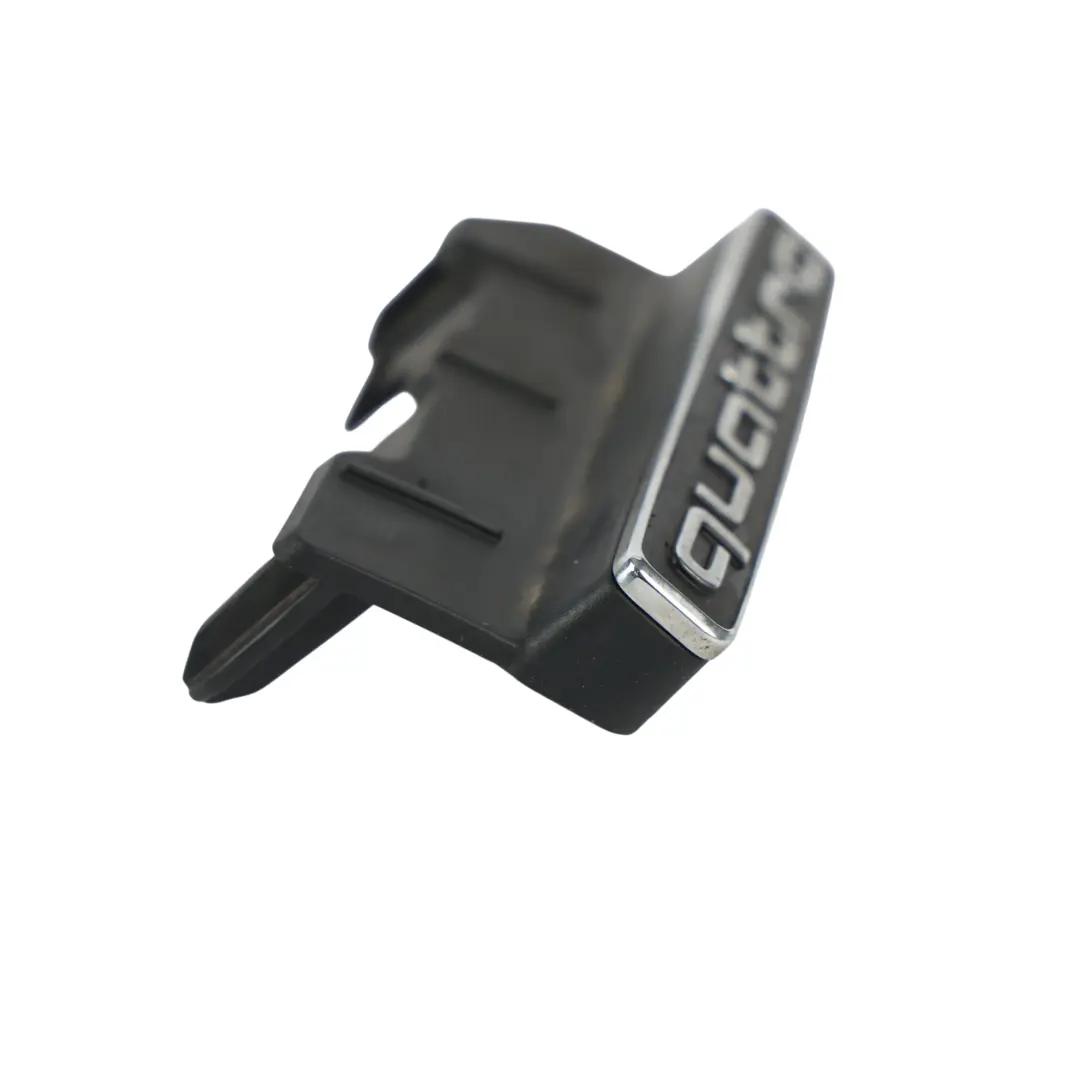 Audi Q5 FY Stemma Griglia Anteriore Scritta Quattro - SKU 80A853736D - Numero di parte 80A853736D