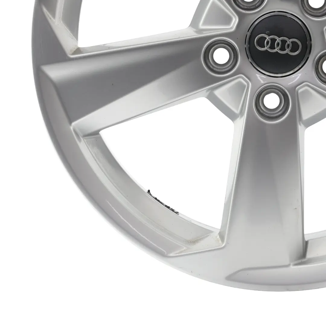 Cerchio In Lega Argento 17" ET:45 7J per Audi Q2 GA con numero di parte 81A601025B Audi Q2 GA Cerchio In Lega Argento 17" ET:45 7J - SKU 81A601025B-1 - Numero di parte 81A601025B