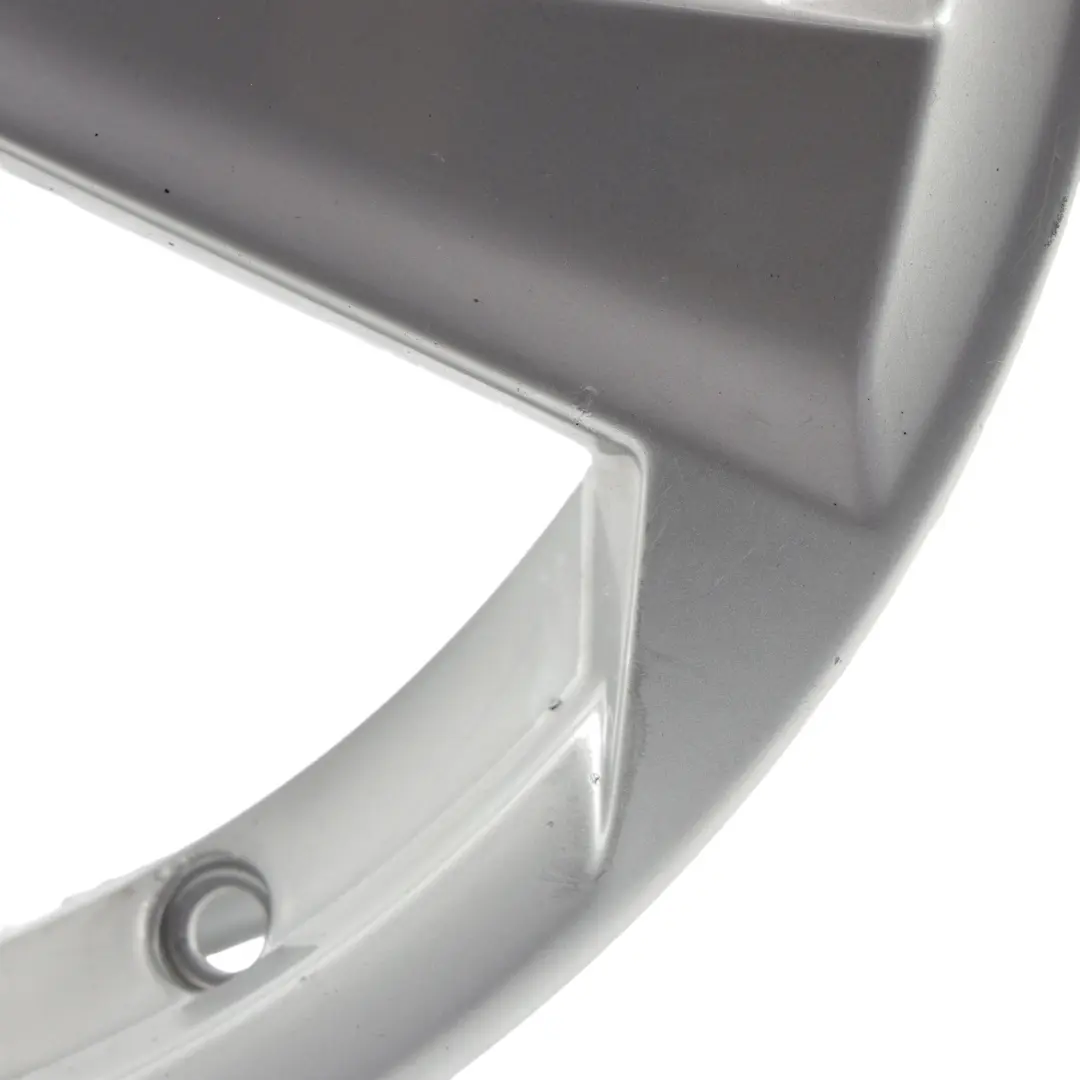 Cerchio In Lega Argento 17" ET:45 7J per Audi Q2 GA con numero di parte 81A601025B Audi Q2 GA Cerchio In Lega Argento 17" ET:45 7J - SKU 81A601025B-1 - Numero di parte 81A601025B