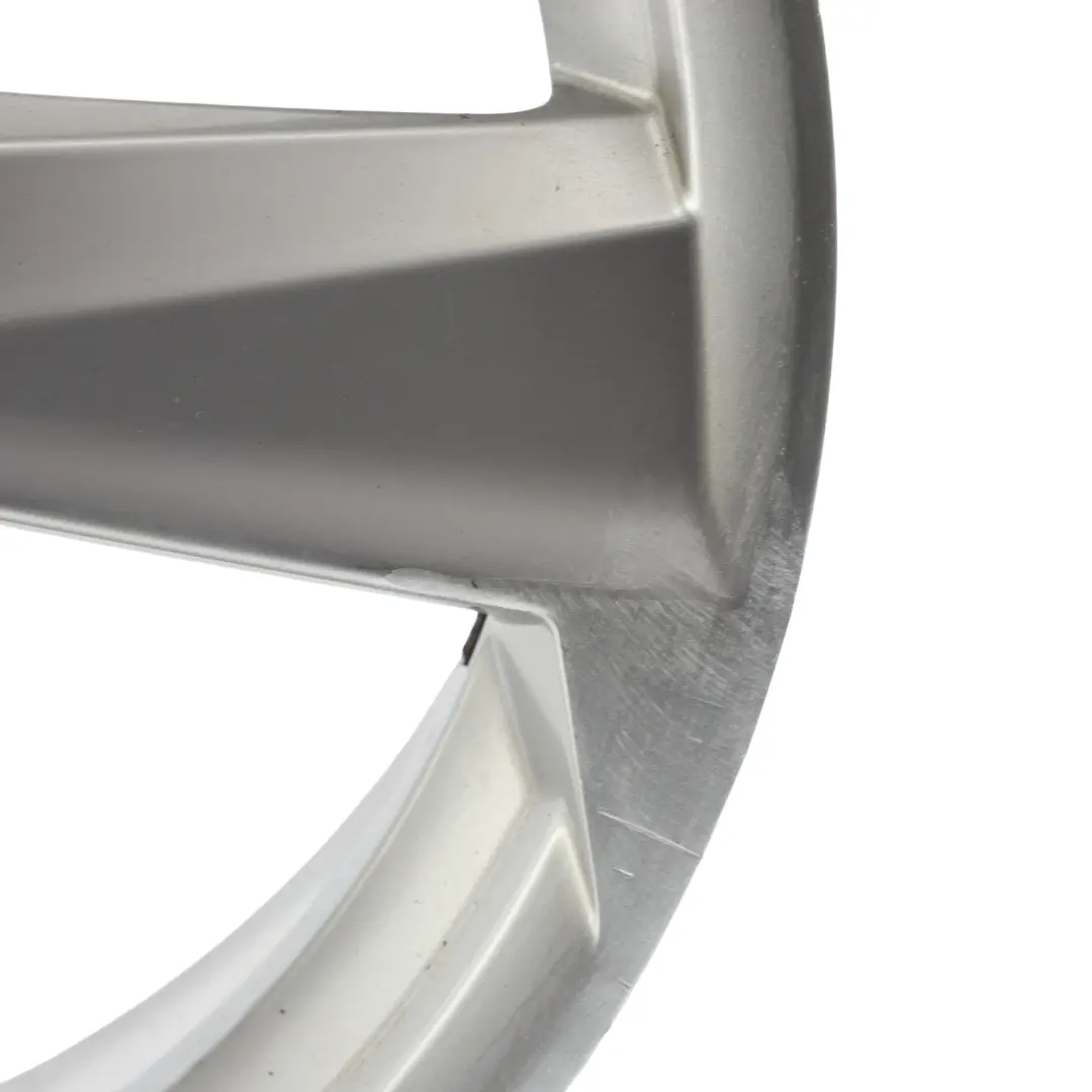 Cerchio In Lega Argento 17" ET:45 7J per Audi Q2 GA con numero di parte 81A601025B Audi Q2 GA Cerchio In Lega Argento 17" ET:45 7J - SKU 81A601025B-2 - Numero di parte 81A601025B