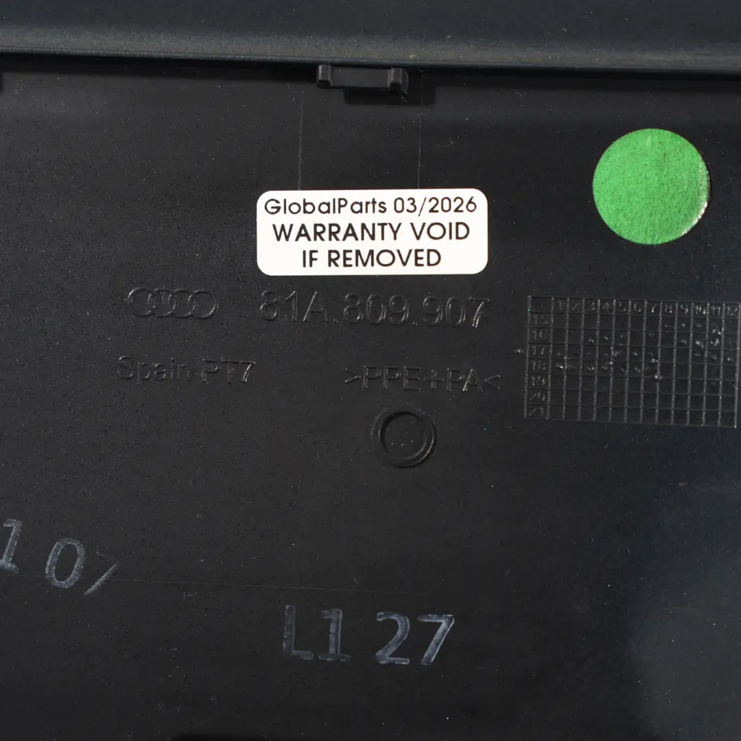 Audi Q2 GA Klapka Wlewu Paliwa Nano Szary Metaliczny X7M 81A809907 - SKU 81A809907-NGR - Numer Części 81A809907-NGR