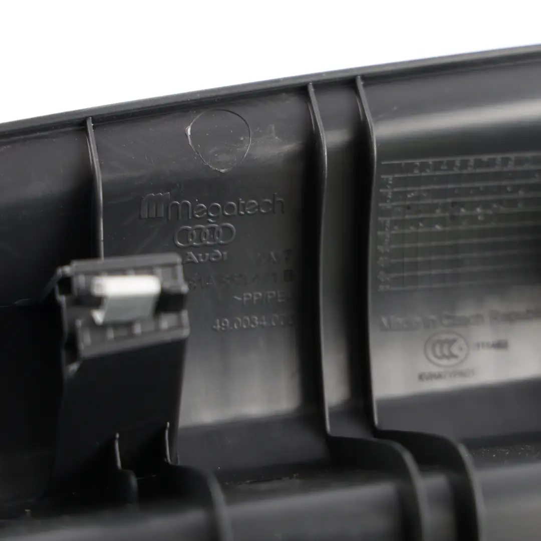 Copertura Bordo Bagagliaio Pannello Serratura Centrale per Audi Q2 GA con numero di parte 81A863471B Audi Q2 GA Copertura Bordo Bagagliaio Pannello Serratura Centrale - SKU 81A863471B - Numero di parte 81A863471B