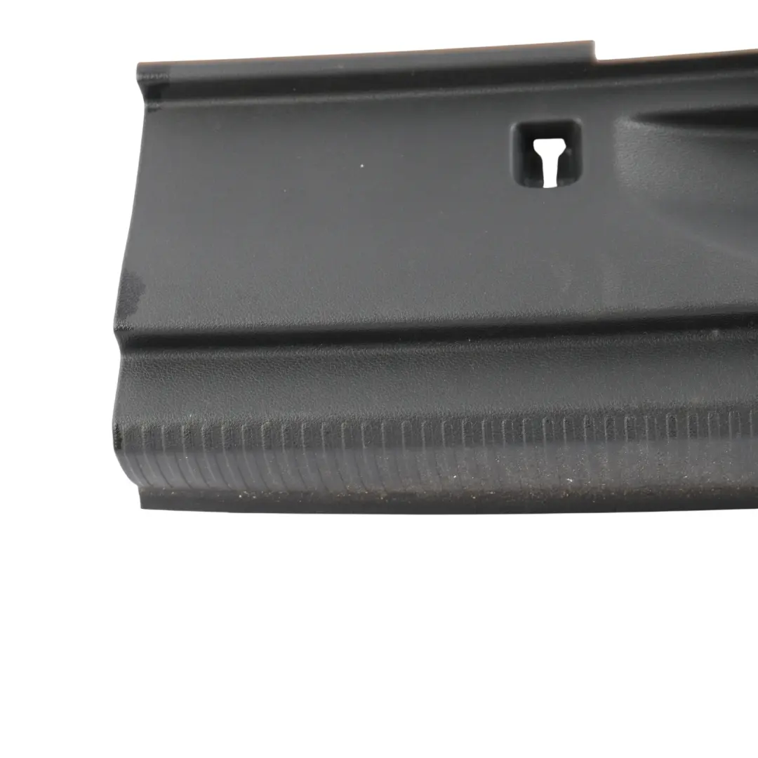 Copertura Bordo Bagagliaio Pannello Serratura Centrale per Audi Q2 GA con numero di parte 81A863471B Audi Q2 GA Copertura Bordo Bagagliaio Pannello Serratura Centrale - SKU 81A863471B - Numero di parte 81A863471B