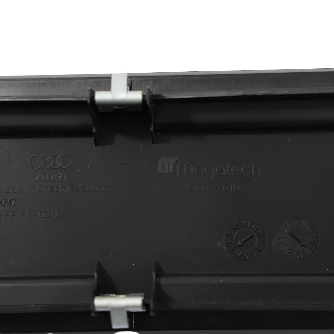 Pannello Rivestimento Bagagliaio Posteriore per Audi Q2 GA con numero di parte 81A863995 Audi Q2 GA Pannello Rivestimento Bagagliaio Posteriore - SKU 81A863995 - Numero di parte 81A863995