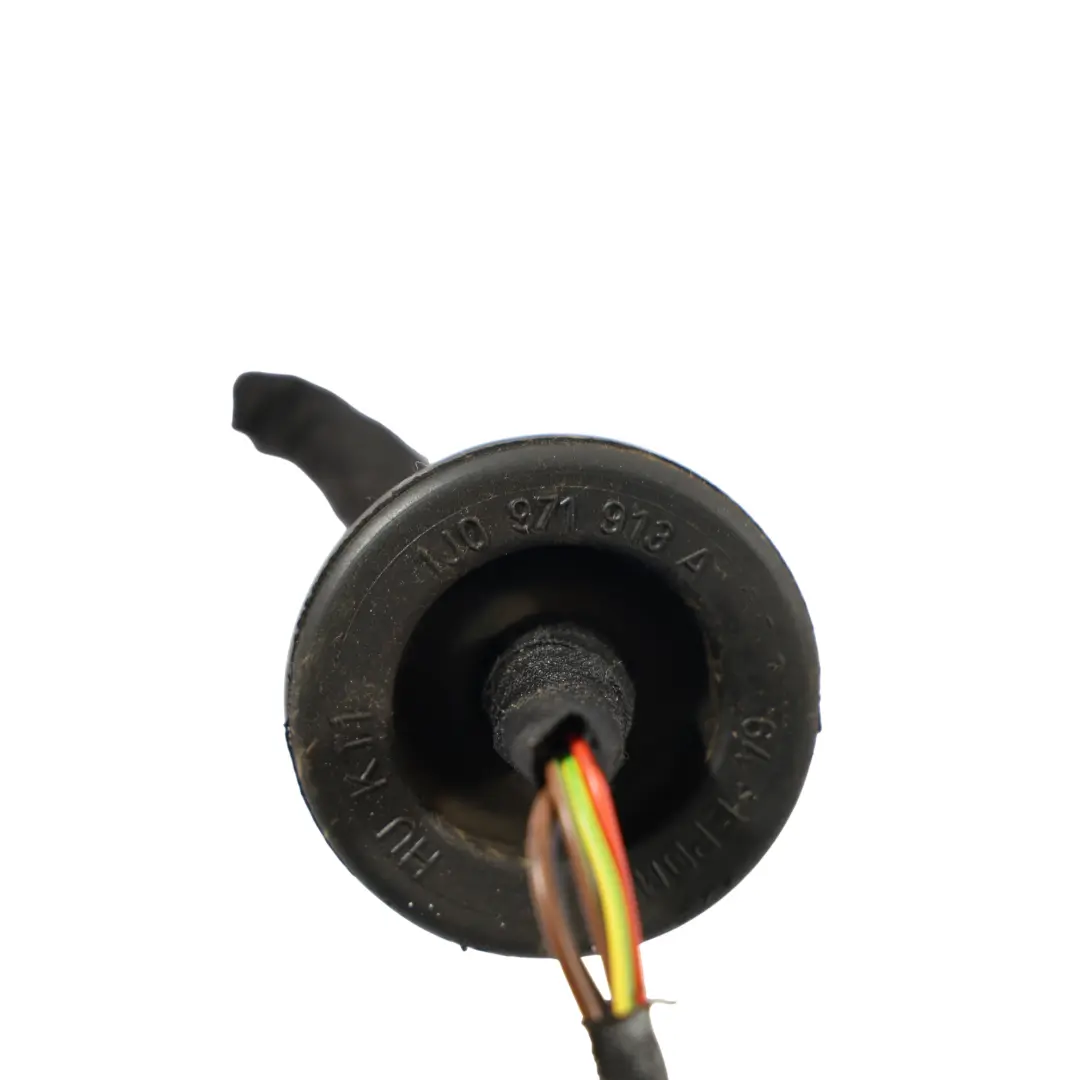 Wtyczka Gniazdo Lampy Prawy Tył Tylna do Audi Q2 GA o numerze 81A945070C Audi Q2 GA Wtyczka Gniazdo Lampy Prawy Tył Tylna - SKU 81A945070C-1 - Numer Części 81A945070C