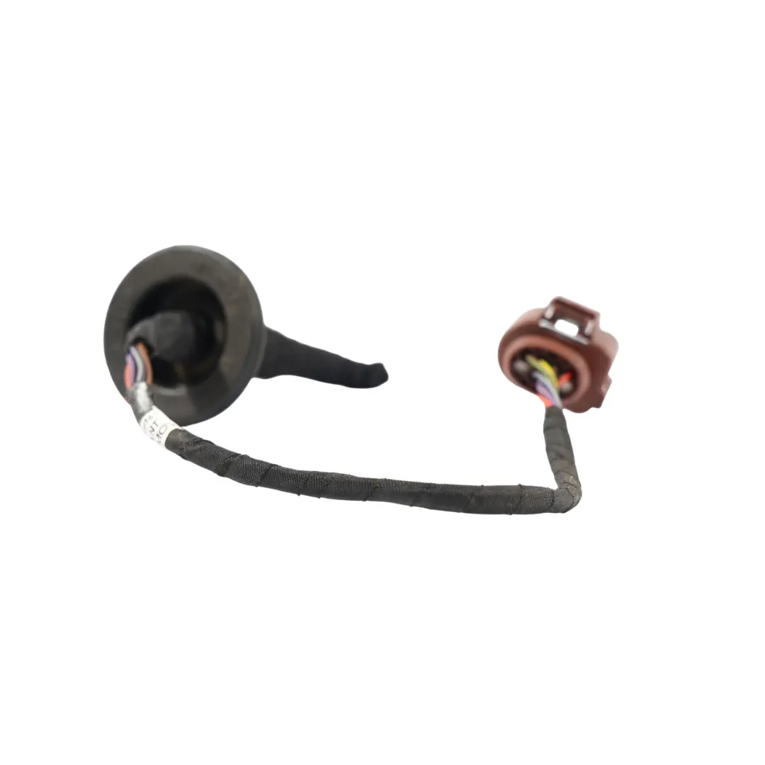 Luz Trasera Lateral Enchufe Socket Trasero Derecho para Audi Q2 GA con número de pieza 81A945070C Audi Q2 GA Luz Trasera Lateral Enchufe Socket Trasero Derecho - SKU 81A945070C-1 - Número de pieza 81A945070C