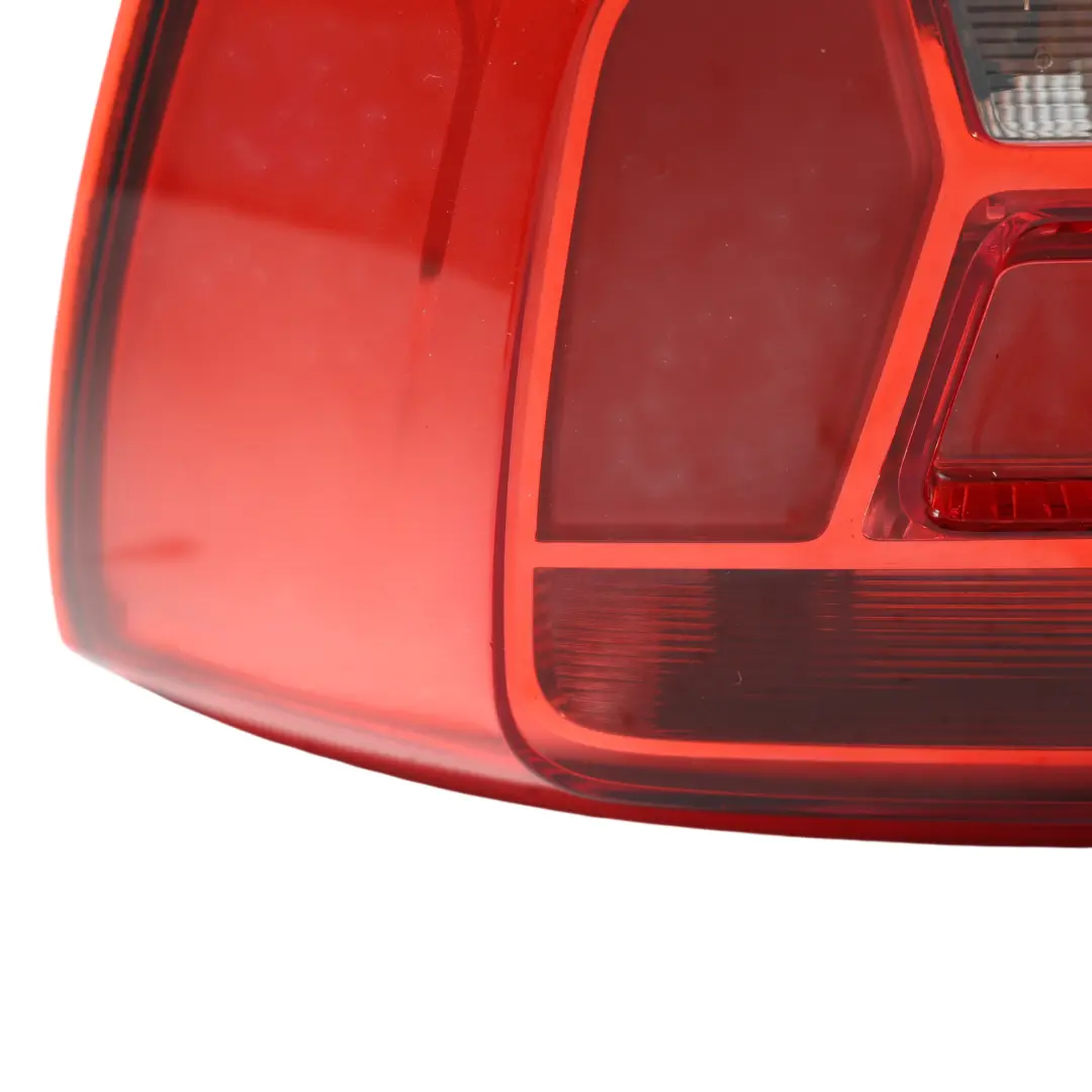 Feu Arrière Droit Couvercle Coffre pour Audi Q2 GA à propos du numéro de pièce 81A945070C Audi Q2 GA Feu Arrière Droit Couvercle Coffre - SKU 81A945070C - Numéro de pièce 81A945070C