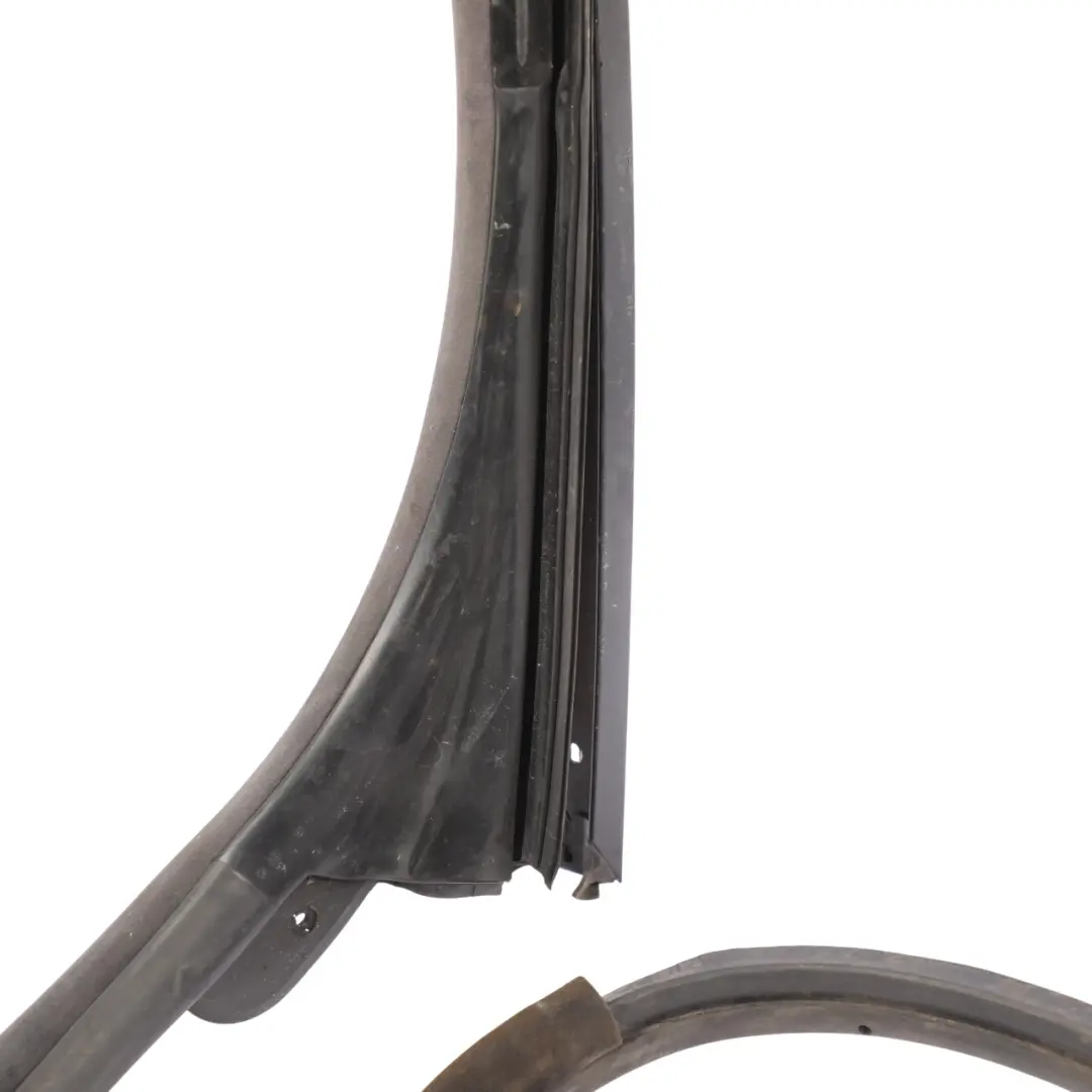 Front Window Windscreen Windschield Seal Gasket Rubber to BMW E46 with Part number 8208468 BMW E46 Front Window Windscreen Windschield Seal Gasket Rubber - SKU 8208468 - Part number 8208468
