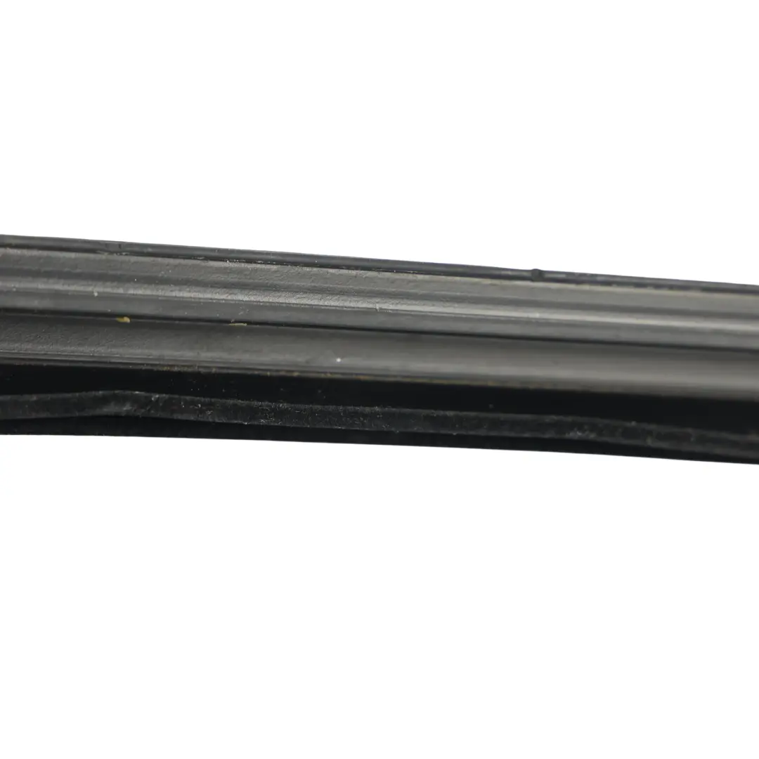 RSQ3 F3 Guarnizione Apertura Finestrino Destro Interno per Audi con numero di parte 83A837480B Audi RSQ3 F3 Guarnizione Apertura Finestrino Destro Interno - SKU 83A837480B - Numero di parte 83A837480B