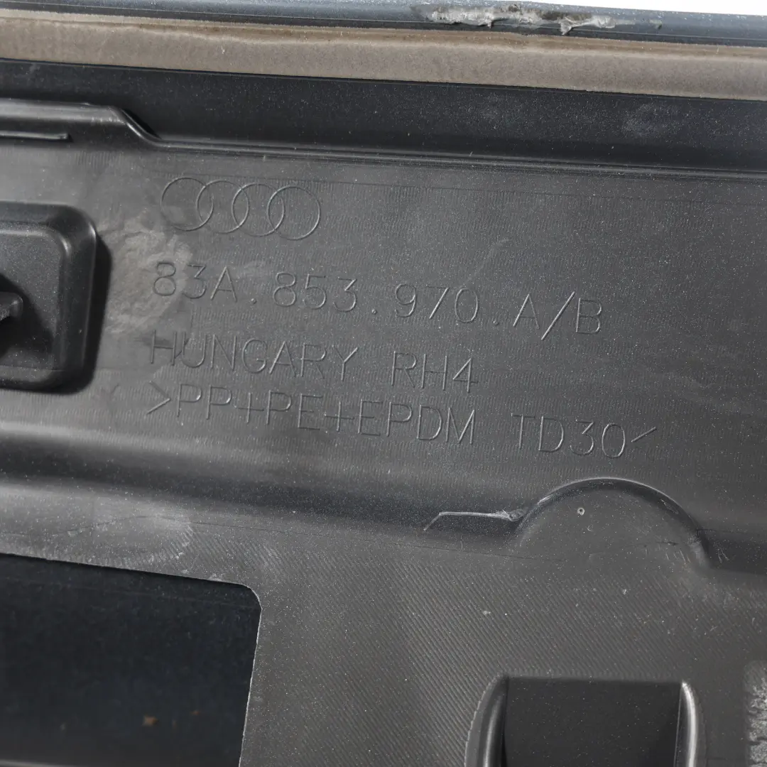 RSQ3 F3 Türverkleidung Hinten Rechts Gletscher Weiß S9R für Audi mit Teilenummer 83A853970D Audi RSQ3 F3 Türverkleidung Hinten Rechts Gletscher Weiß S9R - SKU 83A853970D-MGW - Teilenummer 83A853970D