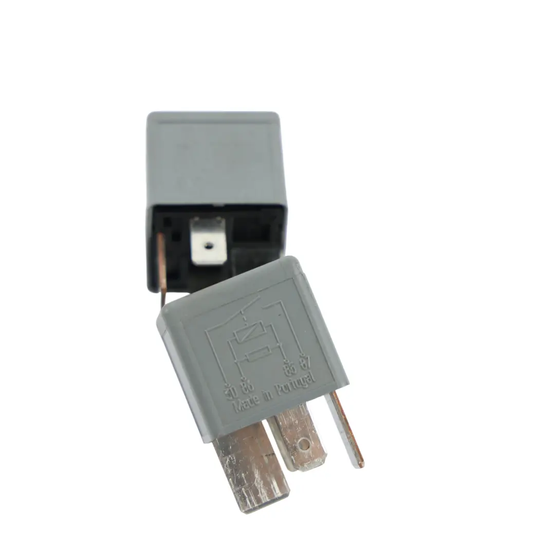Audi Q7 4L Relay Unit Module 4 Pins Number 370 Set Of 2 - SKU 8D0951253-2 - Part number 8D0951253
