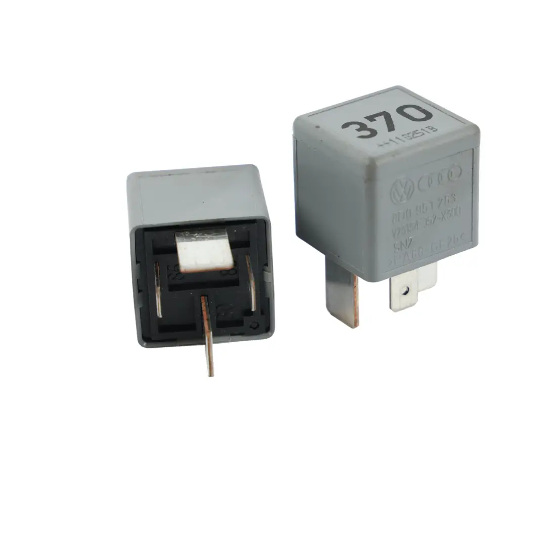 Audi Q7 4L Relais Einheit Modul 4 Pins Nummer 370 Set 2 Stück - SKU 8D0951253-2 - Teilenummer 8D0951253