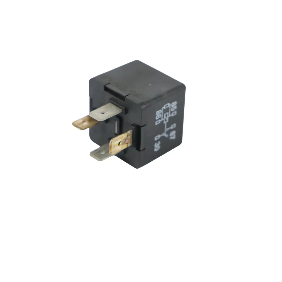 Przekaźnik 4 Piny 373 Czarny 12V 40A do Audi VW Seat Skoda o numerze 8D0951253A Audi VW Seat Skoda Przekaźnik 4 Piny 373 Czarny 12V 40A - SKU 8D0951253A-1 - Numer Części 8D0951253A