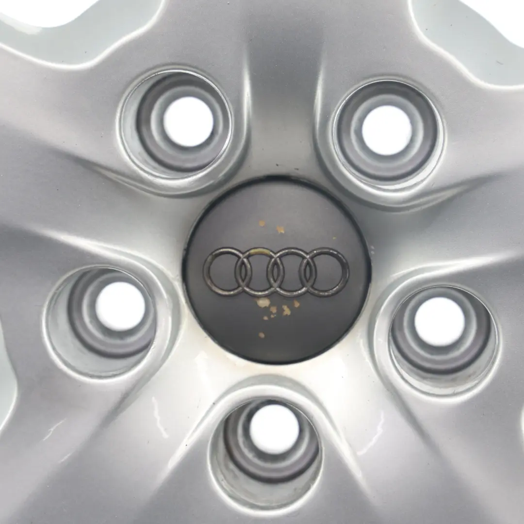 Cerchio In Lega Argento 18" ET:43 8J per Audi A4 B7 con numero di parte 8E0601025AK Audi A4 B7 Cerchio In Lega Argento 18" ET:43 8J - SKU 8E0601025AK-6 - Numero di parte 8E0601025AK