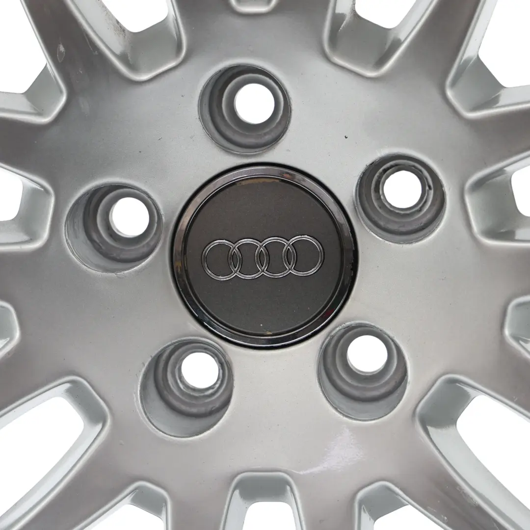 Cerchio In Lega Argento 18" 8J ET:43 per Audi A4 B6 B7 con numero di parte 8E0601025BA Audi A4 B6 B7 Cerchio In Lega Argento 18" 8J ET:43 - SKU 8E0601025BA-1 - Numero di parte 8E0601025BA
