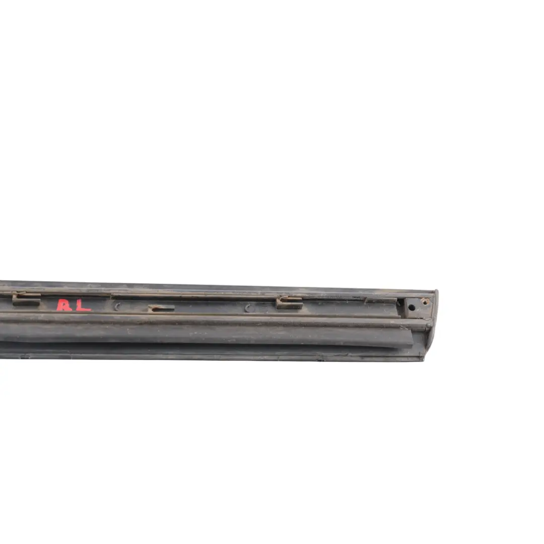 Baguette Moulure Bas Porte Arrière Gauche Noir Phantom Z9Y pour Audi A4 B7 à propos du numéro de pièce 8E0853969 Audi A4 B7 Baguette Moulure Bas Porte Arrière Gauche Noir Phantom Z9Y - SKU 8E0853969-PHB - Numéro de pièce 8E0853969