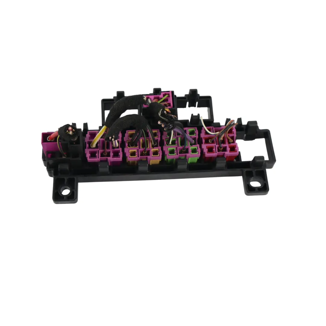 Boîtier Relais Fusibles Support pour Audi A4 B6 B7 Seat Exeo à propos du numéro de pièce 8E0937503 Audi A4 B6 B7 Seat Exeo Boîtier Relais Fusibles Support - SKU 8E0937503 - Numéro de pièce 8E0937503