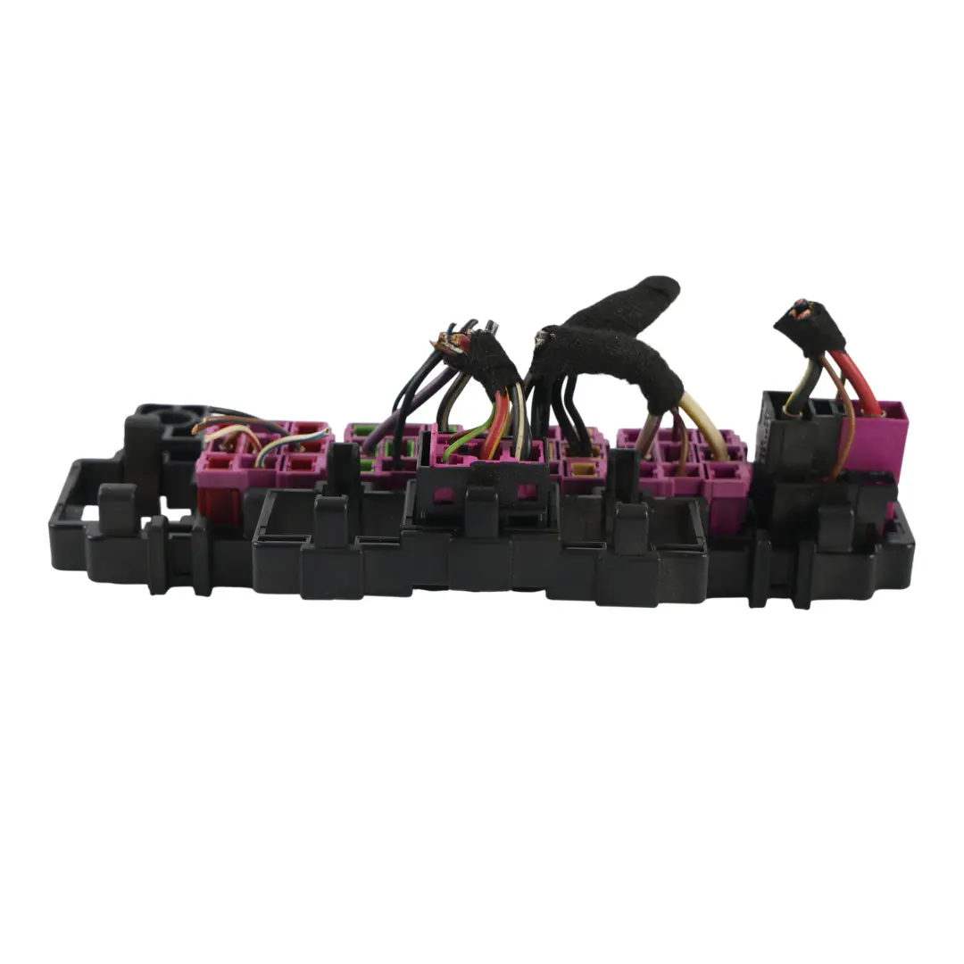 Scatola Portafusibili Relè Supporto per Audi A4 B6 B7 Seat Exeo con numero di parte 8E0937503 Audi A4 B6 B7 Seat Exeo Scatola Portafusibili Relè Supporto - SKU 8E0937503 - Numero di parte 8E0937503