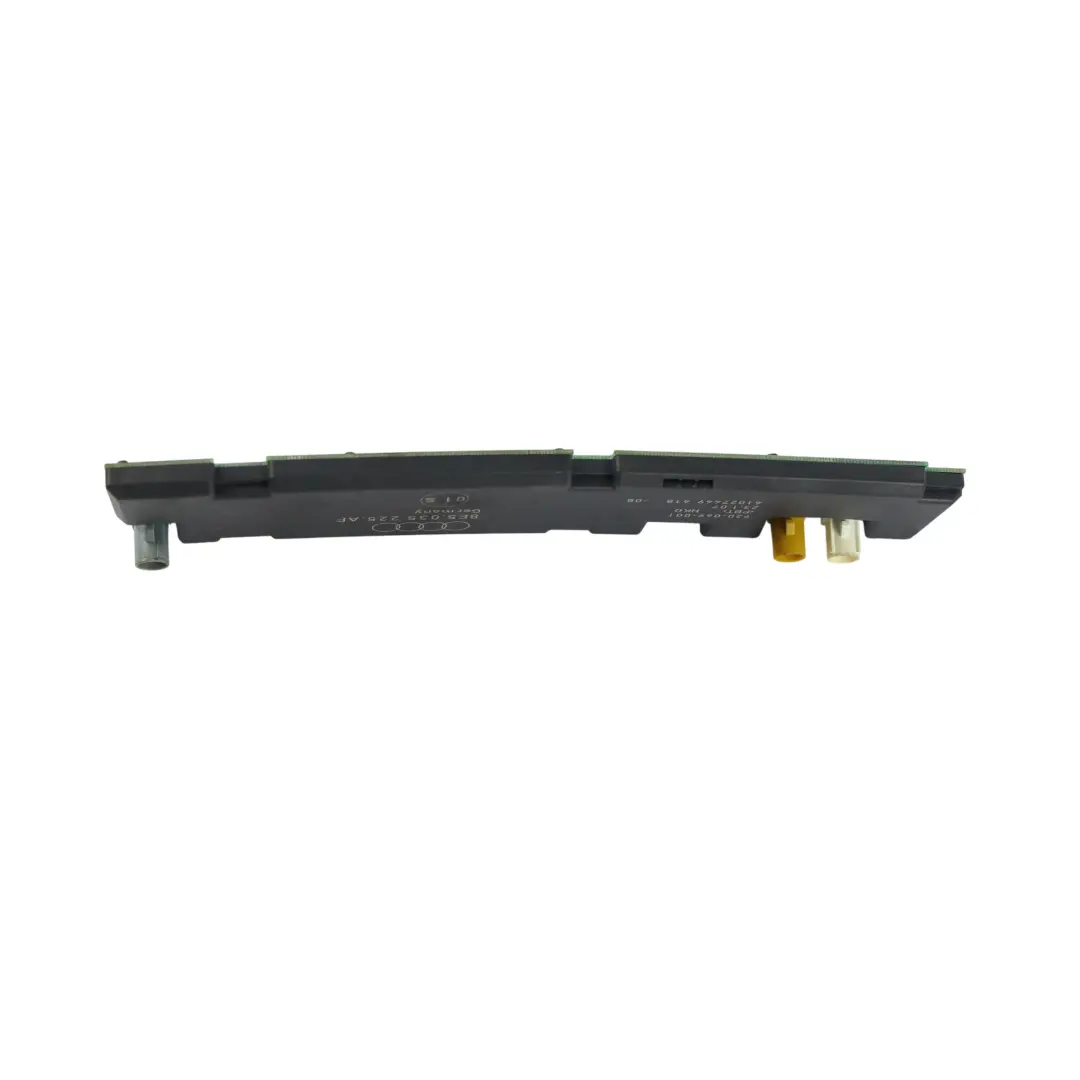 Audi A4 B6 B7 Amplificatore Antenna Radio 433.92MHz 315MHz A - SKU 8E5035225AF - Numero di parte 8E5035225AF