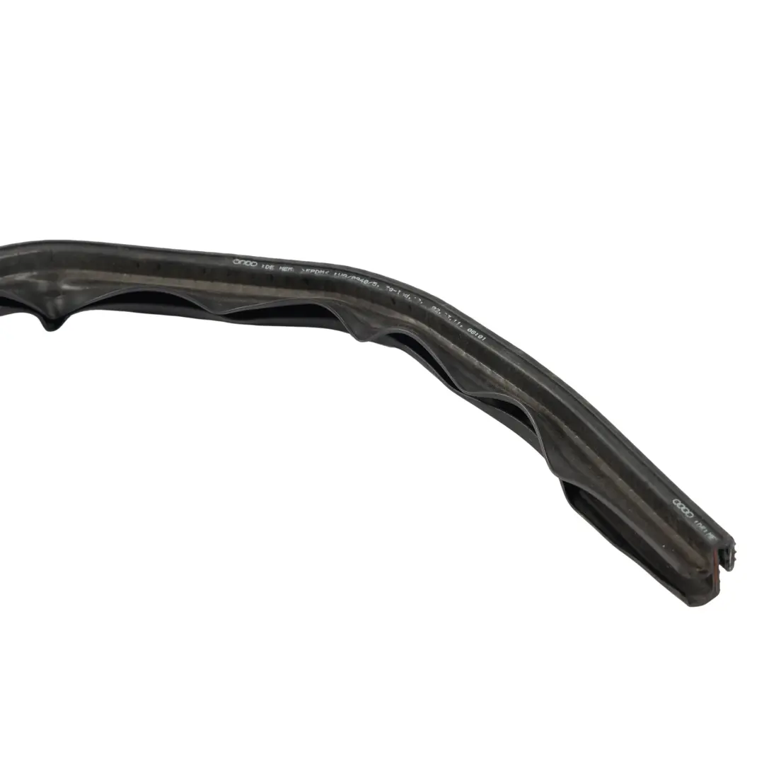 8F Uszczelka Gumowa Szyby Tylna Lewa Wewnętrzna do Audi A5 o numerze 8F0839479E Audi A5 8F Uszczelka Gumowa Szyby Tylna Lewa Wewnętrzna - SKU 8F0839479E - Numer Części 8F0839479E