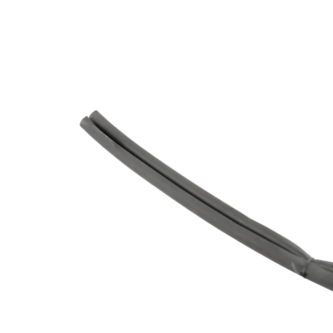 8F Guarnizione Gomma Finestrino Posteriore Destro Interno per Audi A5 con numero di parte 8F0839480E Audi A5 8F Guarnizione Gomma Finestrino Posteriore Destro Interno - SKU 8F0839480E - Numero di parte 8F0839480E