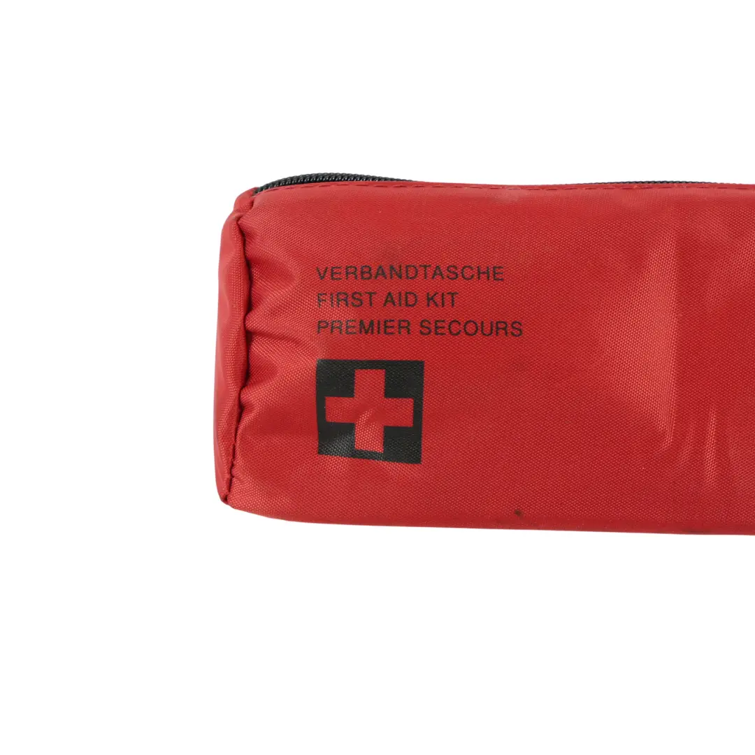 Universal Erste Hilfe Notfall Medizin Set Rot Tasche für Audi mit Teilenummer 8F0860282A Audi Universal Erste Hilfe Notfall Medizin Set Rot Tasche - SKU 8F0860282A - Teilenummer 8F0860282A