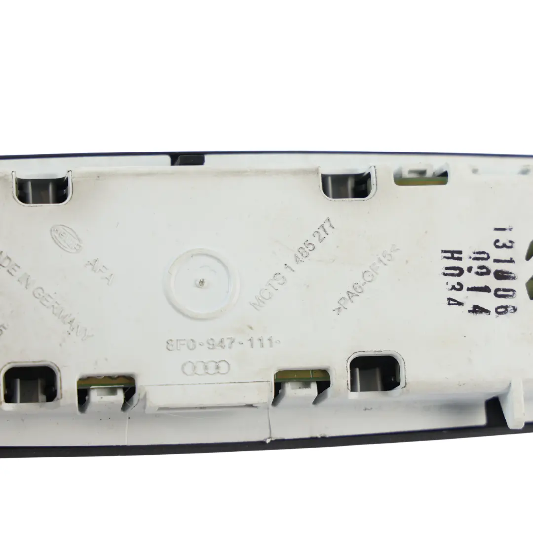 8F Cabrio Hinten Innenraum Dach Leseleuchte Schwarz für Audi A5 S5 mit Teilenummer 8F0947111 Audi A5 S5 8F Cabrio Hinten Innenraum Dach Leseleuchte Schwarz - SKU 8F0947111 - Teilenummer 8F0947111