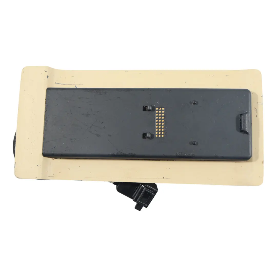 Uchwyt Mocowanie Ładowarki Telefonu Beżowy do Audi TT 8J o numerze 8J0863274C Audi TT 8J Uchwyt Mocowanie Ładowarki Telefonu Beżowy - SKU 8J0863274C-1 - Numer Części 8J0863274C