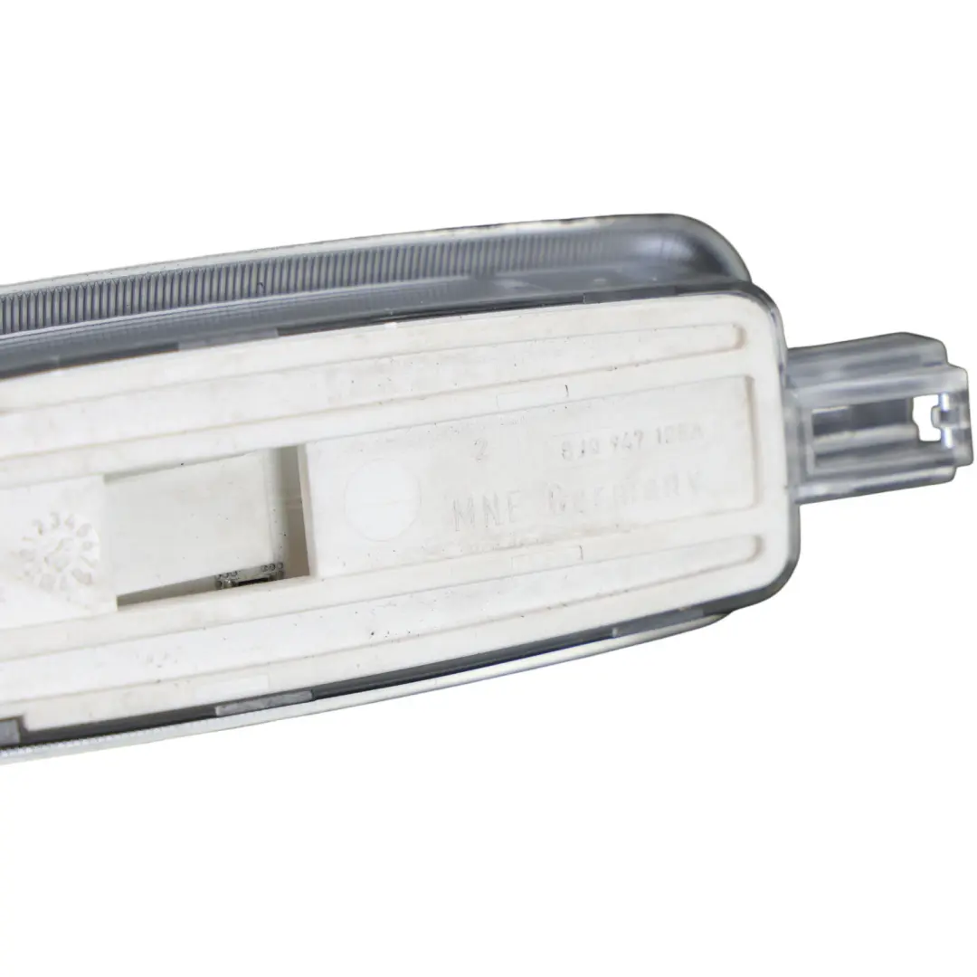 8F Convertible Panel Lámpara Parasol Delantero Izquierdo para Audi A5 con número de pieza 8J0947105A Audi A5 8F Convertible Panel Lámpara Parasol Delantero Izquierdo - SKU 8J0947105A - Número de pieza 8J0947105A