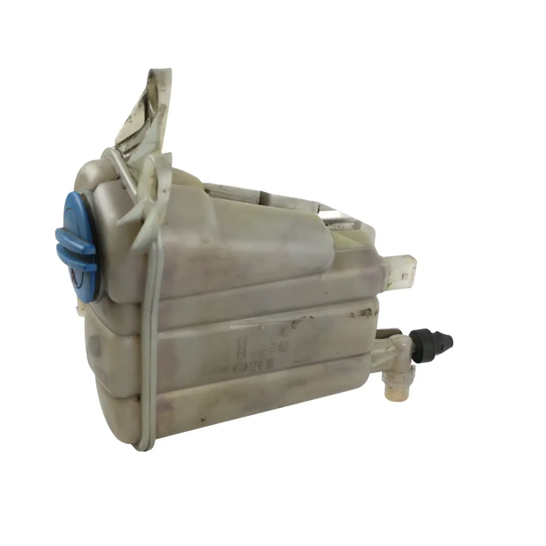 8K A5 S5 8F 8T Serbatoio Espansione Radiatore per Audi A4 S4 con numero di parte 8K0121405F Audi A4 S4 8K A5 S5 8F 8T Serbatoio Espansione Radiatore - SKU 8K0121405F - Numero di parte 8K0121405F