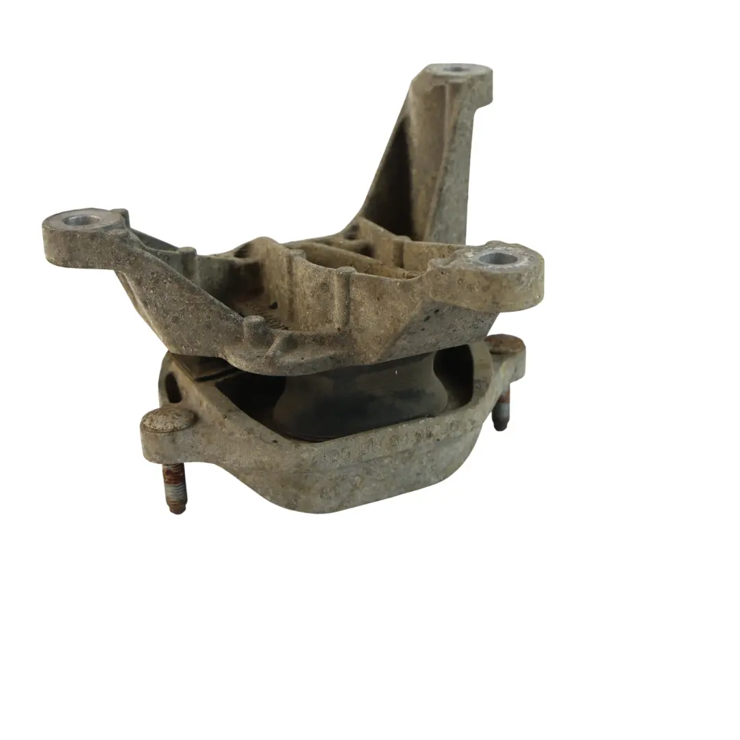 Łapa Poduszka Skrzyni Automat 3.0 TDI do Audi A4 B8 A5 8T o numerze 8K0399151R Audi A4 B8 A5 8T Łapa Poduszka Skrzyni Automat 3.0 TDI - SKU 8K0399151R - Numer Części 8K0399151R