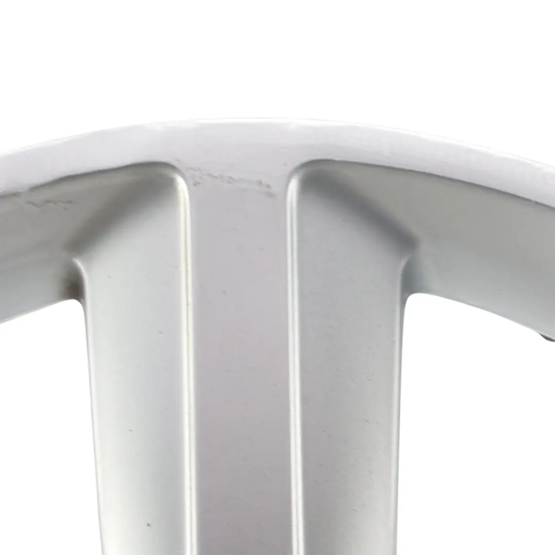 Silberne Leicht Metall Felge 17" 7,5J ET:56 für Audi A3 8P mit Teilenummer 8P0601025AL Audi A3 8P Silberne Leicht Metall Felge 17" 7,5J ET:56 - SKU 8P0601025AL-1 - Teilenummer 8P0601025AL