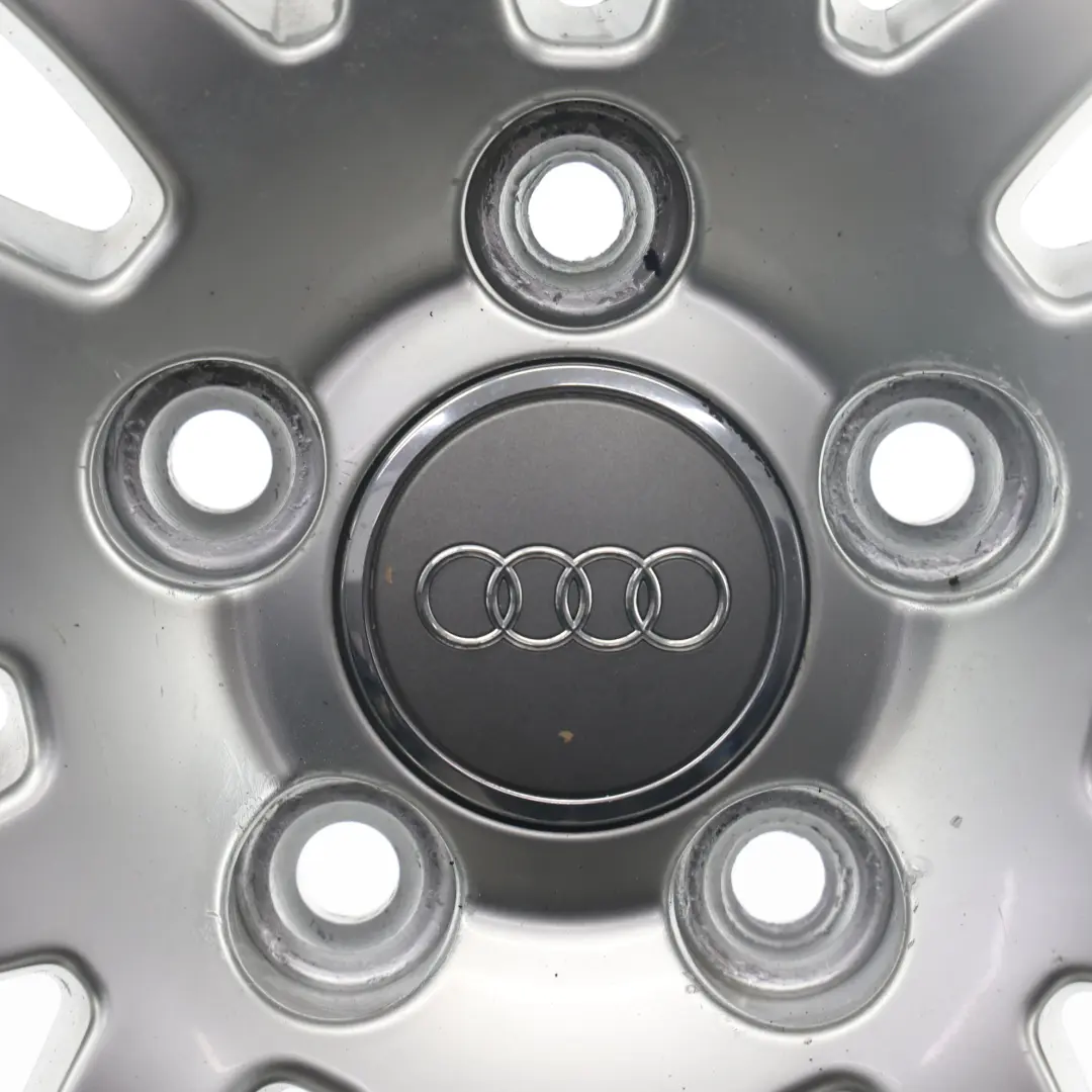 Felga Aluminiowa Srebrna 18" 7,5J ET:54 do Audi A3 8P o numerze 8P0601025BA Audi A3 8P Felga Aluminiowa Srebrna 18" 7,5J ET:54 - SKU 8P0601025BA-1 - Numer Części 8P0601025BA