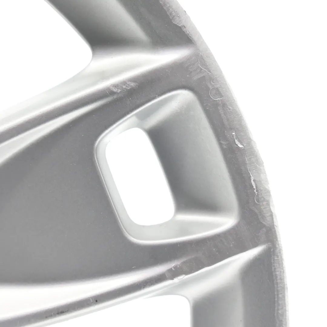 Silberne Leichtmetallfelge 17" 7,5J ET:56 Sternspeiche für Audi A3 8P mit Teilenummer 8P0601025BL Audi A3 8P Silberne Leichtmetallfelge 17" 7,5J ET:56 Sternspeiche - SKU 8P0601025BL-1 - Teilenummer 8P0601025BL