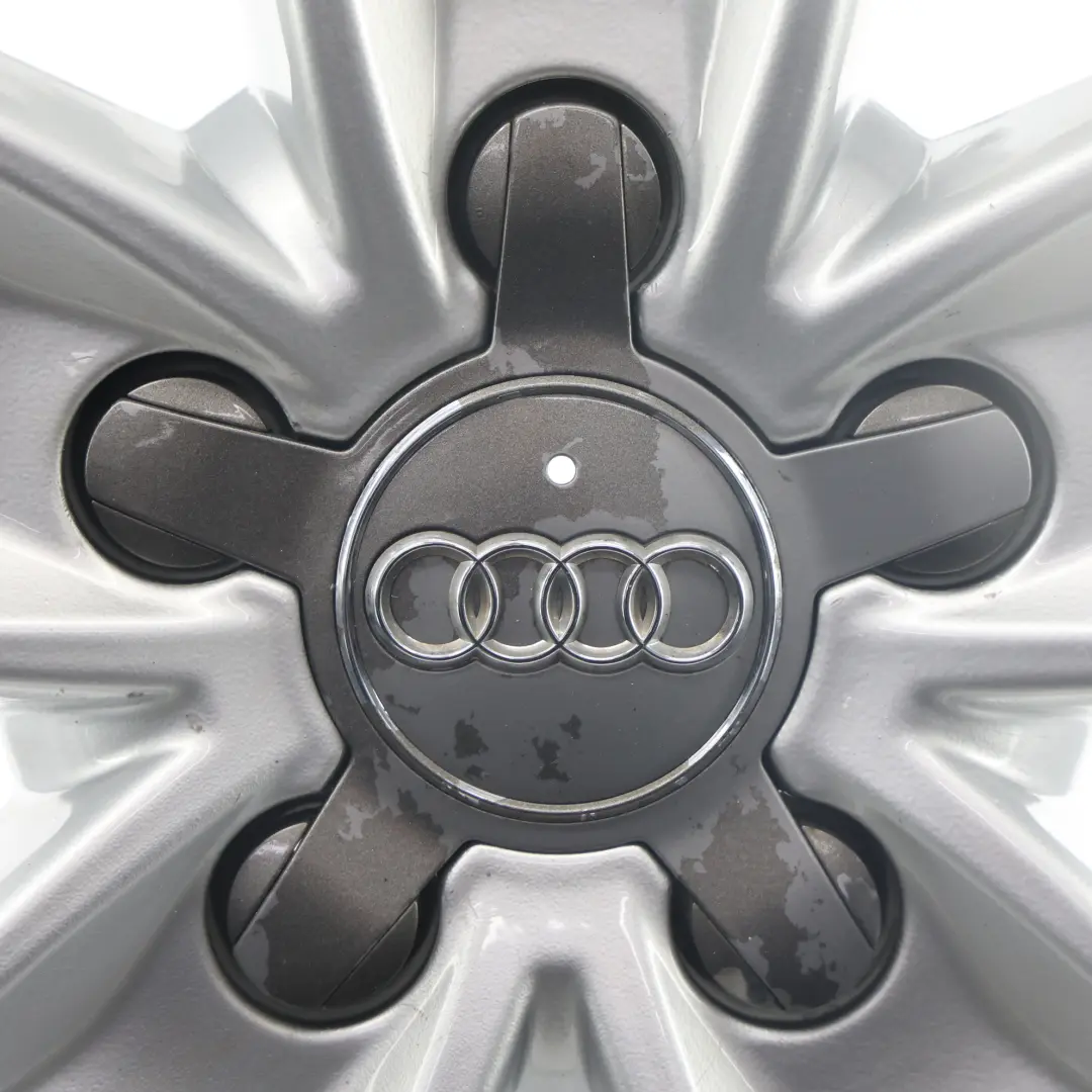 Jante argentée en alliage 17" 7,5J ET:56 Star Spoke pour Audi A3 8P à propos du numéro de pièce 8P0601025BL Audi A3 8P Jante argentée en alliage 17" 7,5J ET:56 Star Spoke - SKU 8P0601025BL-2 - Numéro de pièce 8P0601025BL