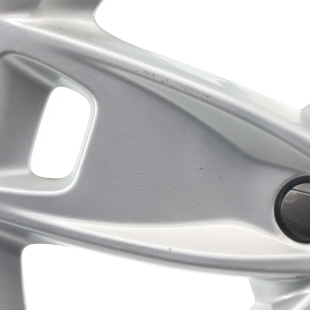 Silberne Leichtmetallfelge 17" 7,5J ET:56 Sternspeiche für Audi A3 8P mit Teilenummer 8P0601025BL Audi A3 8P Silberne Leichtmetallfelge 17" 7,5J ET:56 Sternspeiche - SKU 8P0601025BL-2 - Teilenummer 8P0601025BL