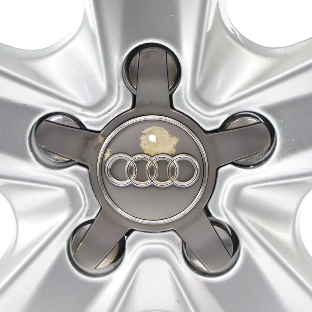 Jante Alliage Argent 17" 7,5J ET:56 pour Audi A3 8P à propos du numéro de pièce 8P0601025DL Audi A3 8P Jante Alliage Argent 17" 7,5J ET:56 - SKU 8P0601025DL-1 - Numéro de pièce 8P0601025DL