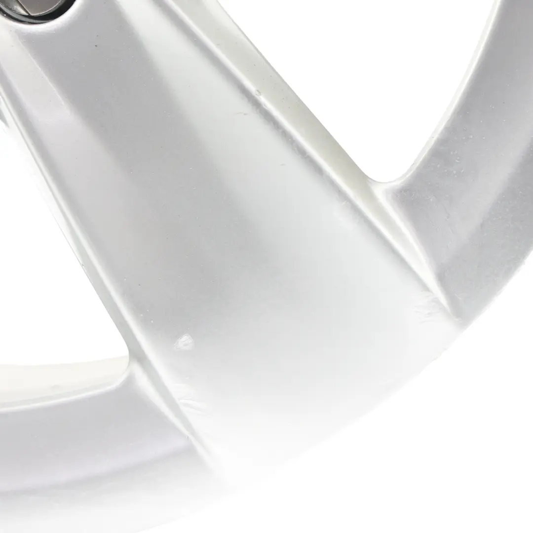 Felga Aluminiowa Alu Srebrna 17" 7,5J ET:56 do Audi A3 8P o numerze 8P0601025DL Audi A3 8P Felga Aluminiowa Alu Srebrna 17" 7,5J ET:56 - SKU 8P0601025DL-1 - Numer Części 8P0601025DL