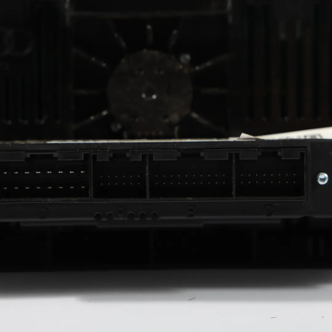 Modulo Controllo Climatizzatore Pannello per Audi A3 8P con numero di parte 8P0820043AD Audi A3 8P Modulo Controllo Climatizzatore Pannello - SKU 8P0820043AD - Numero di parte 8P0820043AD