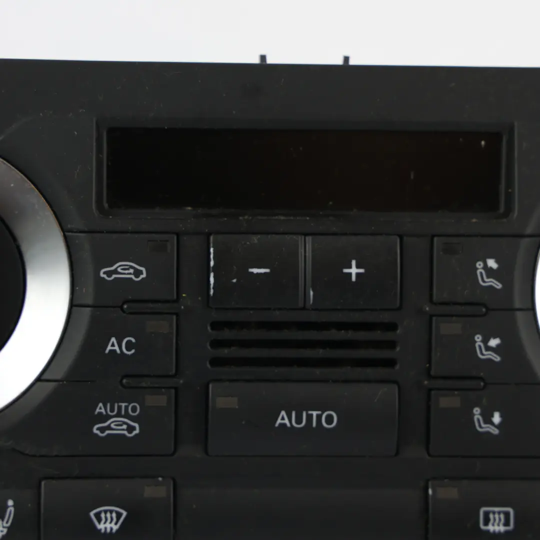 Audi A3 8P Cabrio Dashboard Air Vent A/C Climate Control Panel - SKU 8P0820043BD-1 - Part number 8P0820043BD