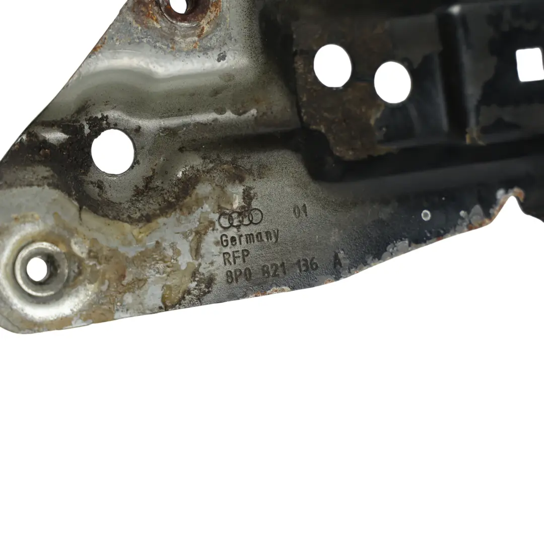 Wspornik Błotnika Przedni Prawy Czarny Phantom Z9Y do Audi A3 8P o numerze 8P0821136A Audi A3 8P Wspornik Błotnika Przedni Prawy Czarny Phantom Z9Y - SKU 8P0821136A-PHB - Numer Części 8P0821136A