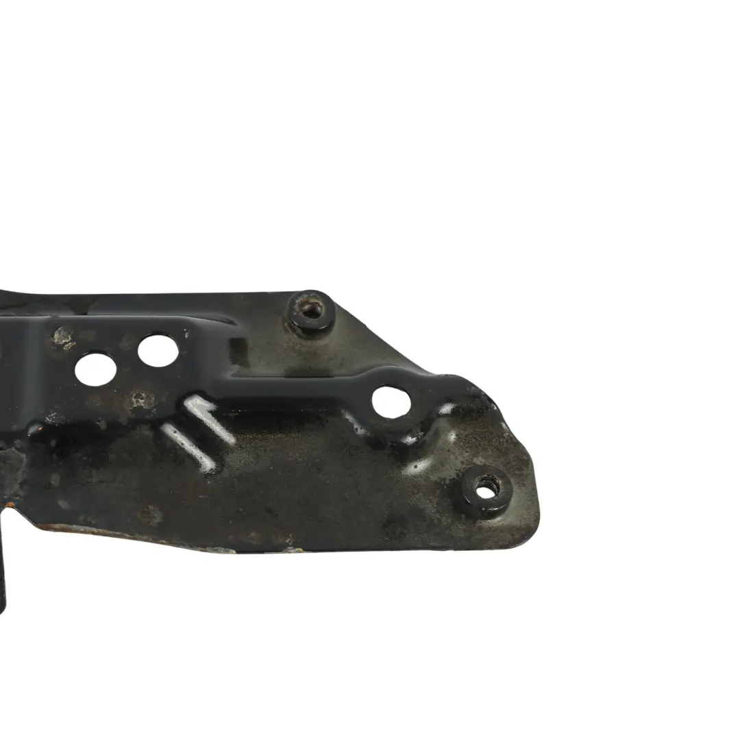 Staffa Supporto Parafango Anteriore Destro Nero Phantom Z9Y per Audi A3 8P con numero di parte 8P0821136A Audi A3 8P Staffa Supporto Parafango Anteriore Destro Nero Phantom Z9Y - SKU 8P0821136A-PHB - Numero di parte 8P0821136A